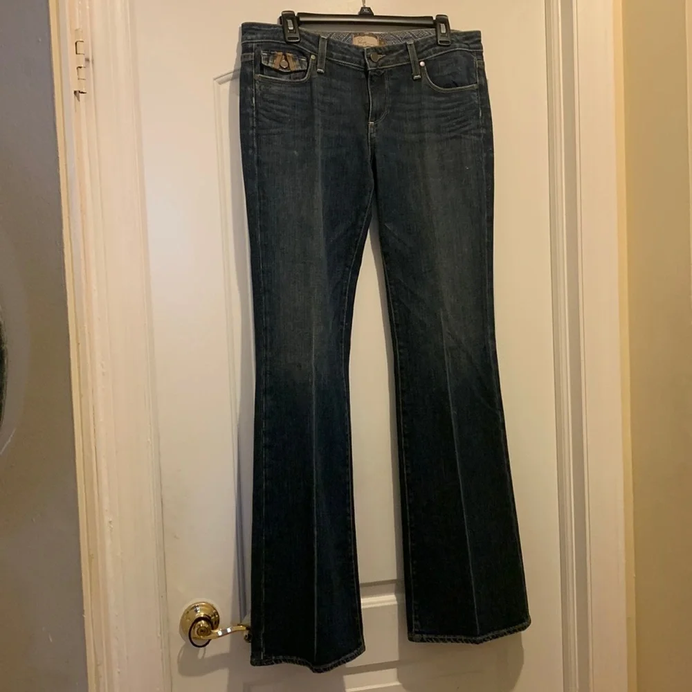 PAIGE JEANS SIZE 31 LOW RISE FLARE LEG ALMOST VINTAGE  EXCELLENT CONDITION